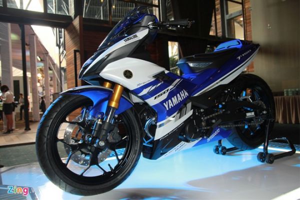 So sánh Exciter 150 độ tiền tỷ và xe đua M1 của Yamaha 2