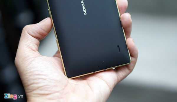Mở hộp Lumia 930 phiên bản màu vàng vừa xuất hiện ở VN 5