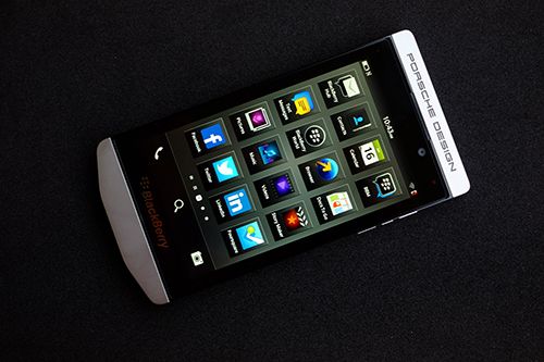 BlackBerry chính thức tung dòng smartphone cao cấp P"9982 8
