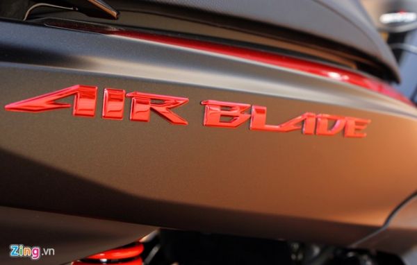 Ảnh thực tế Honda Air Blade 125 đen nhám giá 40 triệu đồng 10