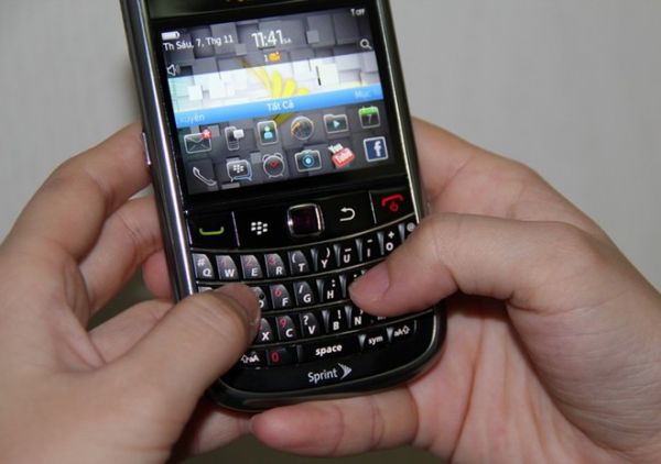 Blackberry 9650 nhập từ Mỹ hút khách 4