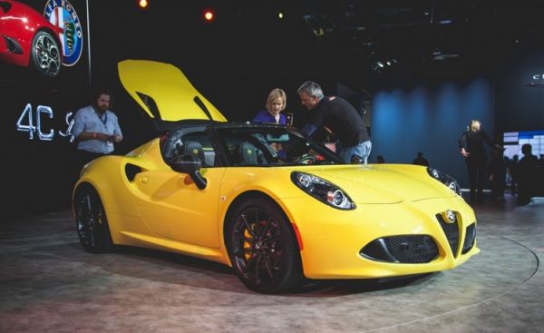 Lộ diện loạt siêu xe khủng tại triển lãm Detroit 2015 5