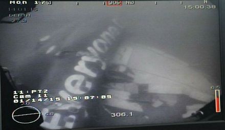 Chụp được thân máy bay AirAsia bị nạn dưới đáy biển 3
