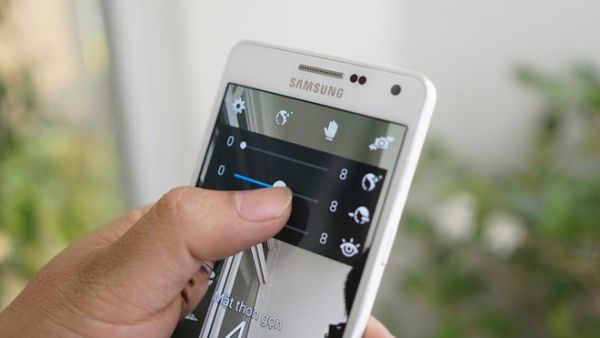 Cách chụp ảnh selfie đẹp trên Samsung Galaxy A5 3