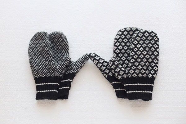 Cách may găng tay mùa đông từ áo len cũ cực nhanh 5