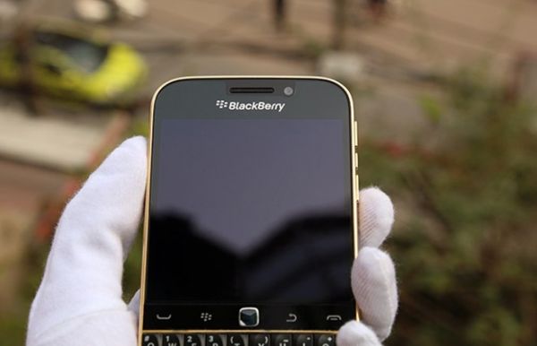 BlackBerry Classic mạ vàng đầu tiên xuất hiện tại Việt Nam 3