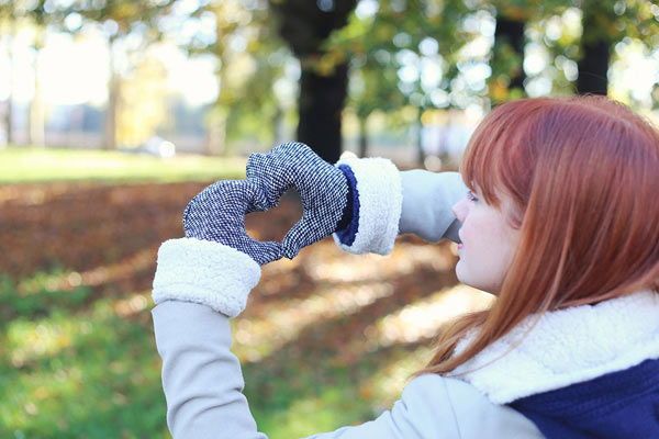 Cách may găng tay mùa đông từ áo len cũ cực nhanh 8