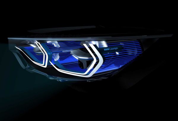 Xe BMW dòng M được trang bị công nghệ đèn OLED 10