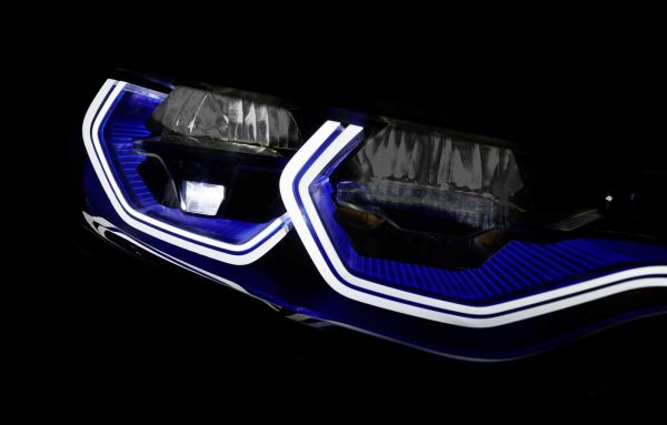 Xe BMW dòng M được trang bị công nghệ đèn OLED 9