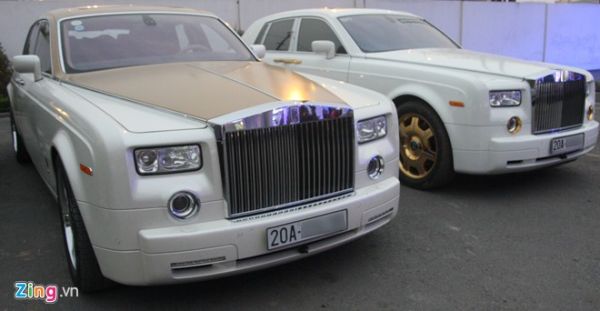 Bộ đôi Rolls-Royce Phantom mạ vàng của đại gia Thái Nguyên 2