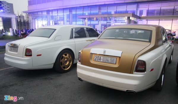 Bộ đôi Rolls-Royce Phantom mạ vàng của đại gia Thái Nguyên 3