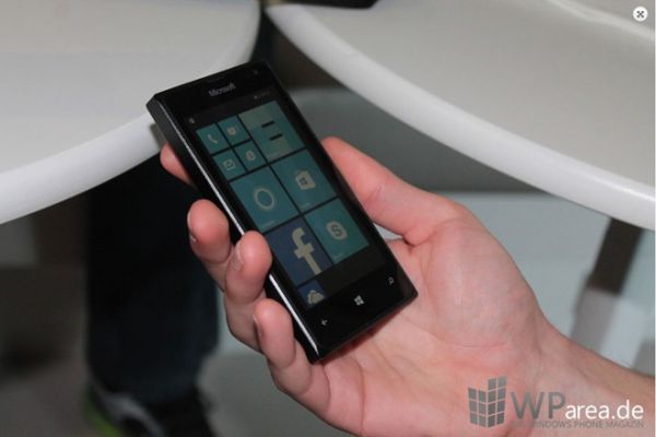 Ảnh thực tế Lumia 435 và 532 giá rẻ từ Microsoft 8