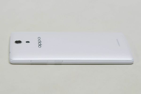 Đập hộp Oppo Mirror 3 chính hãng tại Việt Nam 9