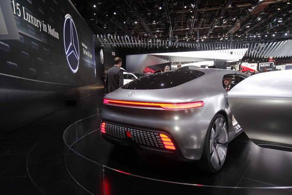 F015 Luxury in Motion chiếc xe tự hành đầu tiên của Mercedes-Benz 9