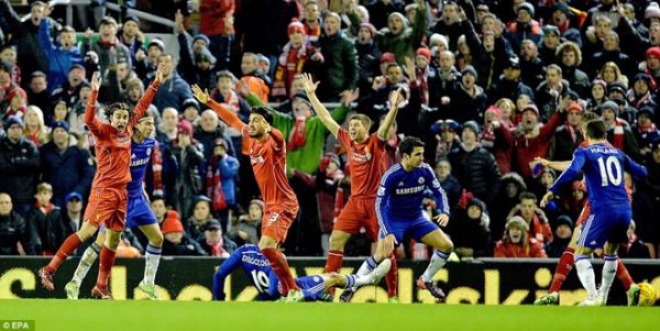 Sterling hạ gục 4 cầu thủ Chelsea, Liverpool có trận hòa 1-1 9