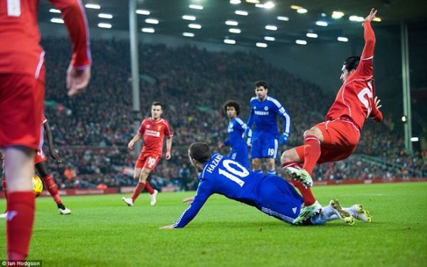 Sterling hạ gục 4 cầu thủ Chelsea, Liverpool có trận hòa 1-1 5