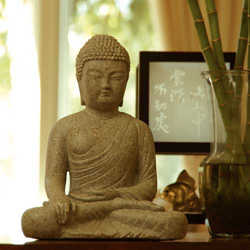 Thần Phật vào nhà trước, mang nhiều điều bình an 6