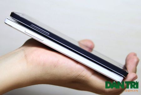5 smartphone khung viền kim loại độc đáo mới bán trên thị trường Việt 4