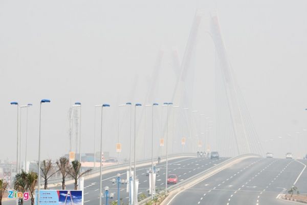 Cầu dây văng dài nhất Việt Nam mù sương giữa trưa 10