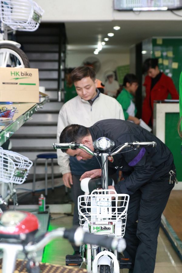 Khách hàng sốt sắng với chương trình quà tặng “khủng” của HKbike 5