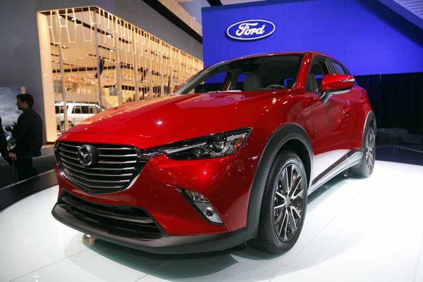 Mazda hé lộ CX3 2016