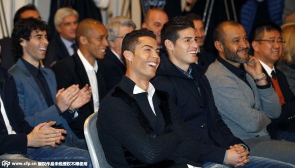 Ronaldo bảnh bao dự ngày vui của siêu cò Mendes 4