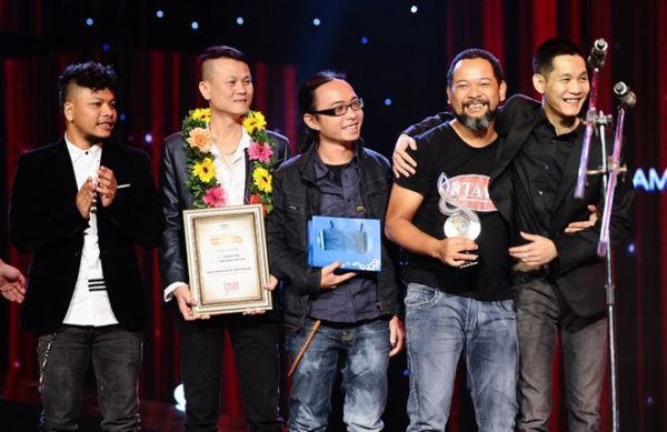 Vũ Cát Tường nhận cơn mưa giải thưởng tại Bài hát Việt 2014 10