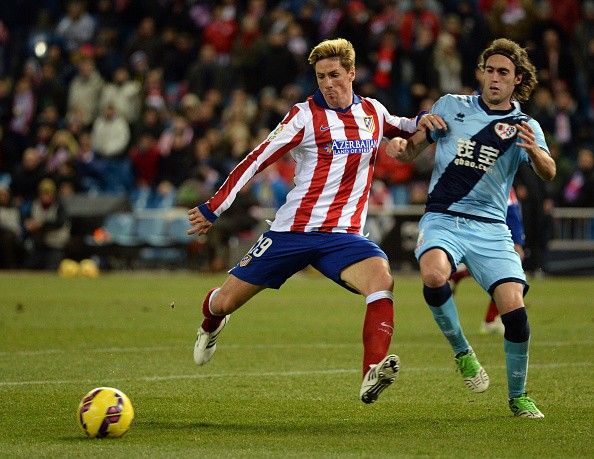 Torres làm loạn hàng thủ Rayo ở trận thắng 3-1 của Atletico 11