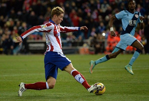 Torres làm loạn hàng thủ Rayo ở trận thắng 3-1 của Atletico 10