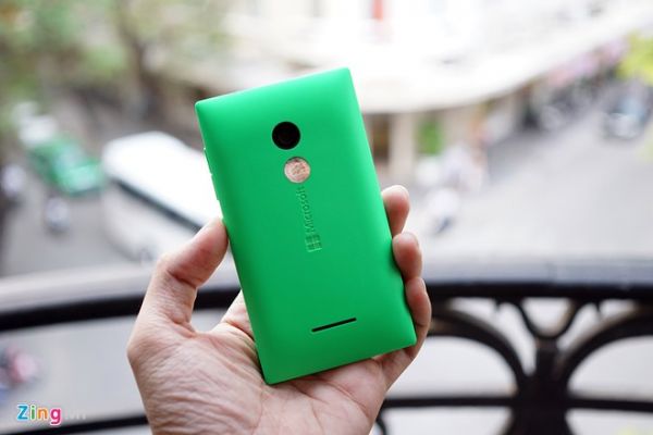 Mở hộp Lumia 435 - điện thoại Windows Phone rẻ nhất VN 4