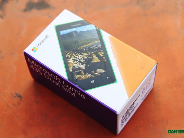 Đập hộp Lumia 435 - smartphone rẻ nhất hiện nay của Microsoft 2
