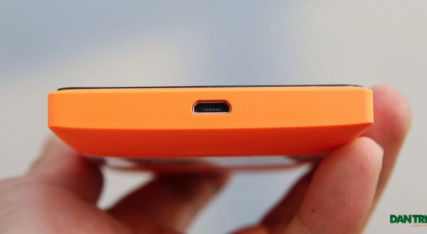 Đập hộp Lumia 435 - smartphone rẻ nhất hiện nay của Microsoft 6
