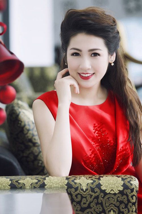 Top 7 sao Việt sở hữu tóc mái đánh phồng đẹp nhất 39