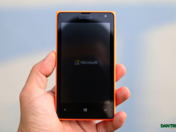 Đập hộp Lumia 435 - smartphone rẻ nhất hiện nay của Microsoft 12