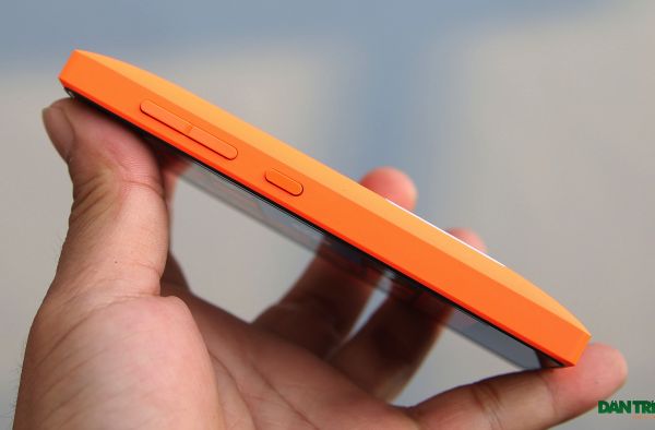 Đập hộp Lumia 435 - smartphone rẻ nhất hiện nay của Microsoft 4