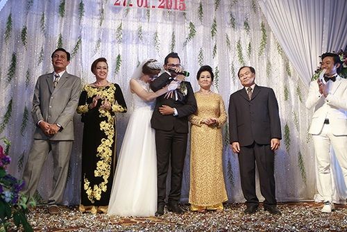 Vợ chồng Huỳnh Đông khóc nức nở trong tiệc cưới 33