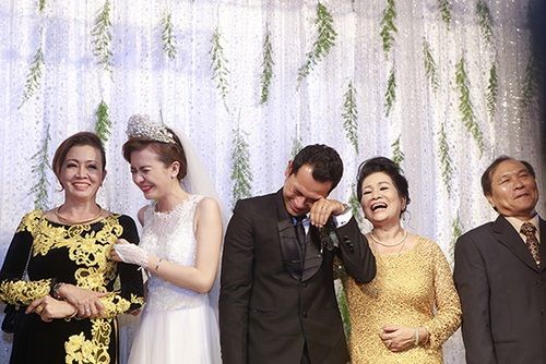Vợ chồng Huỳnh Đông khóc nức nở trong tiệc cưới 36