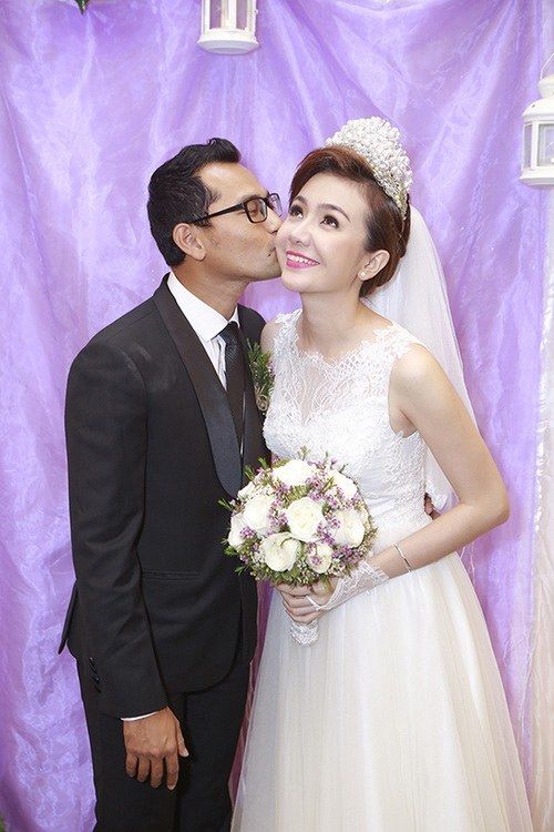 Vợ chồng Huỳnh Đông khóc nức nở trong tiệc cưới 12