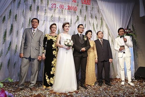 Vợ chồng Huỳnh Đông khóc nức nở trong tiệc cưới 27