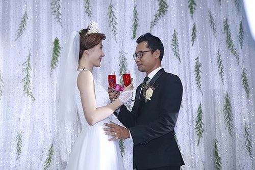Vợ chồng Huỳnh Đông khóc nức nở trong tiệc cưới 51