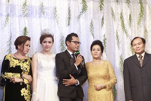 Vợ chồng Huỳnh Đông khóc nức nở trong tiệc cưới 42