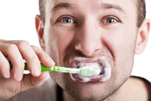 Những thành phần đáng sợ trong kem đánh răng 3