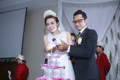 Vợ chồng Huỳnh Đông khóc nức nở trong tiệc cưới 48
