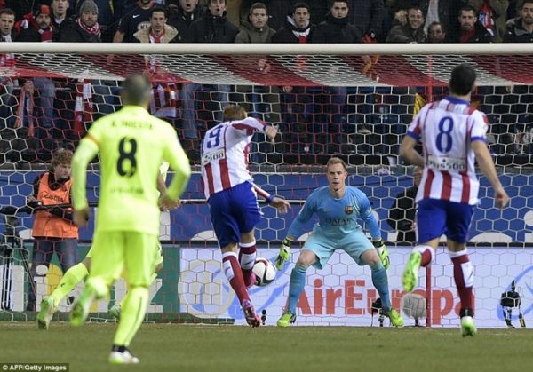 Torres ghi bàn siêu tốc, Atletico vẫn thua Barca 2-3 2