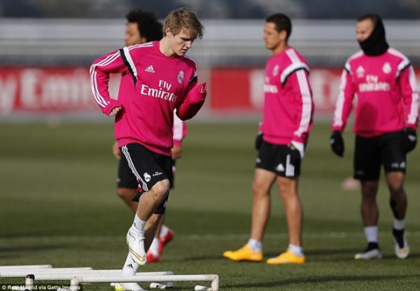 Gareth Bale thử tốc độ của sao trẻ tân binh 11