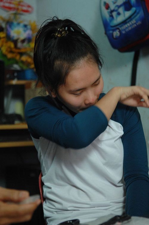 Hồ Quỳnh Hương khiến bé "kẹo kéo" khóc nức nở khi gặp mặt 27
