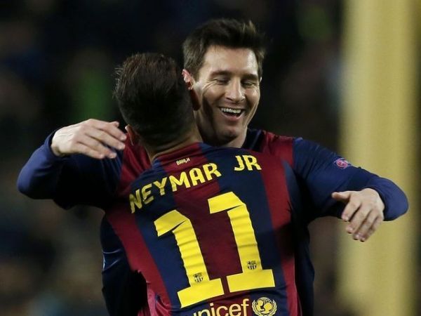 Messi và HLV Luis Enrique cãi nhau kịch liệt trên sân tập 2