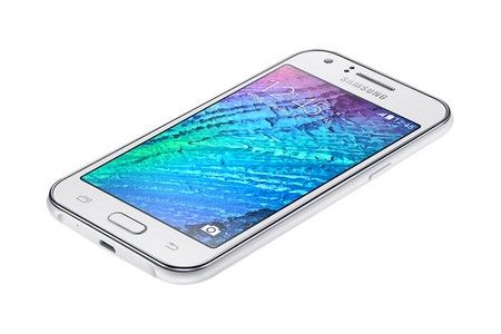 Samsung chính thức trình làng điện thoại Galaxy J1 2