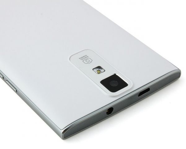 Titan Q7 - smartphone giá tốt cấu hình mạnh 4