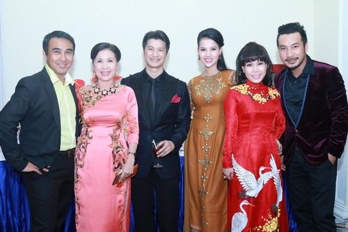 Bebe Phạm đẹp "tròn trịa" bên Dustin Nguyễn sau khi cưới 60